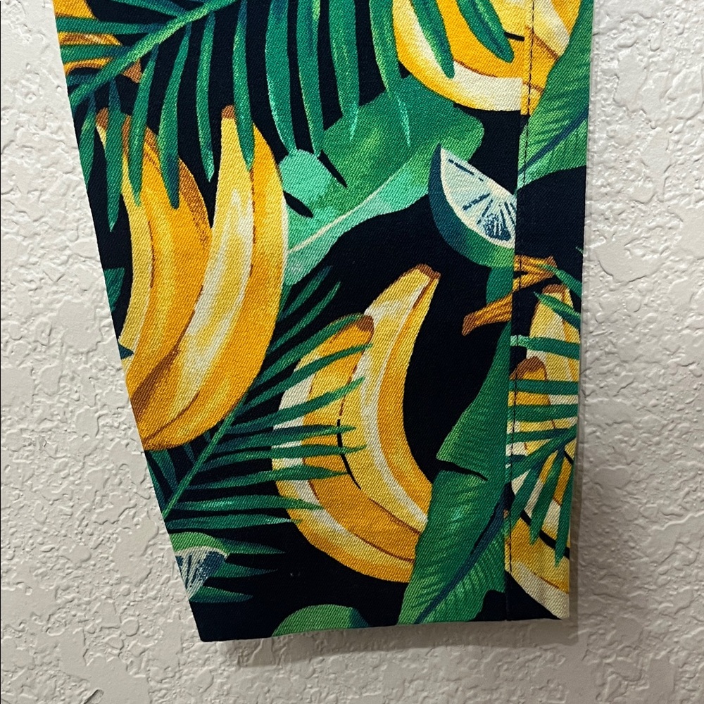 Old Navy Women’s Size 2 Green Tropical Banana Print Pixie Ankle Pants - Picture 6 of 11